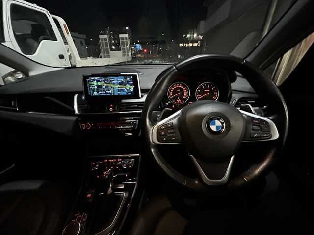 ＢＭＷ ２１８ｄ xDriveグランツアラー 東京都 2017(平29)年 11.2万km 白 純正ナビ/黒革シート/ミラー一体ETC/シートヒーターD/N/純正17インチAW/クロコン/ルーフレール/取扱説明書/保証書/記録簿/スペアキー