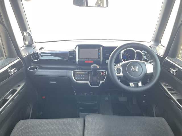 ホンダ Ｎ ＢＯＸ カスタム G Lパッケージ 熊本県 2016(平28)年 7.3万km クリスタルブラックパール 純正ナビ/・AM/FM/CD/DVD/BT/SD/・フルセグTV/・バックカメラ/片側パワースライドドア/ETC/前後ドライブレコーダー/オートライト/ステアリングスイッチ/電動格納ミラー/ウインカーミラー/横滑り防止装置/フォグライト/純正アルミホイール/スペアキー