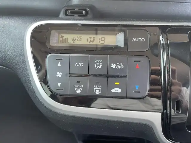 ホンダ Ｎ ＢＯＸ カスタム G Lパッケージ 熊本県 2016(平28)年 7.3万km クリスタルブラックパール 純正ナビ/・AM/FM/CD/DVD/BT/SD/・フルセグTV/・バックカメラ/片側パワースライドドア/ETC/前後ドライブレコーダー/オートライト/ステアリングスイッチ/電動格納ミラー/ウインカーミラー/横滑り防止装置/フォグライト/純正アルミホイール/スペアキー