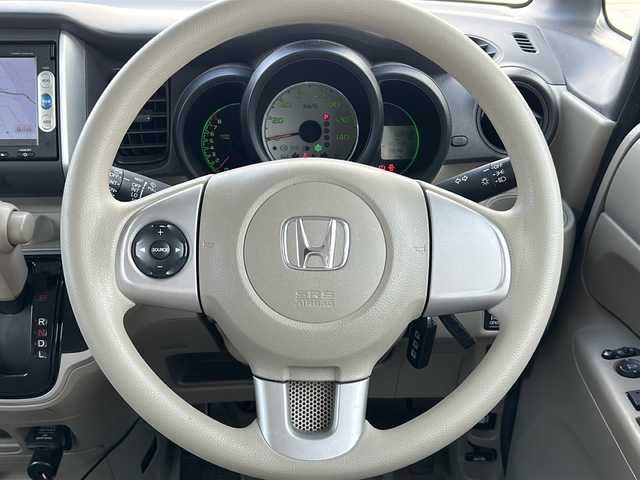 ホンダ Ｎ ＢＯＸ G Lパッケージ 千葉県 2013(平25)年 8.9万km アラバスターシルバーメタリック ナビ　ＶＸＭ－１４５ＶＳｉ　ＤＶＤ再生　バックモニター　前後ドラレコ　スマートキー　スペアキー１本　盗難防止機能　ベンチシート　フルフラットシート　チップアップシート　横滑り防止装置　純正１４ＡＷ
