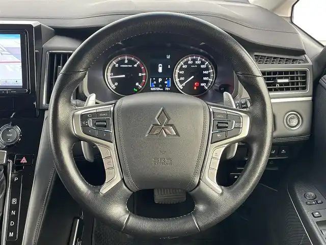 三菱 デリカＤ：５ P 滋賀県 2023(令5)年 2.6万km アメジストブラック 社外8型ナビ/・Bluetooth/・フルセグ/アラウンドビューモニター/革ステアリングリモコン/ステアリングヒーター/パドルシフト/ETC/シートヒーター/LEDオートライト/オートハイビーム/フォグライト/クルーズコントロール/ブラインドスポットモニター/電動リアゲート/パワースライドドア/ブレーキホールド/電動パーキング/ルーフビームガーニッシュ/４WD切り替え