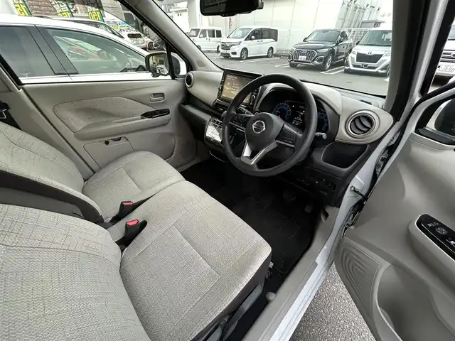 日産 デイズ X 福岡県 2022(令4)年 5.7万km ホワイトパール ワンオーナー/禁煙車/純正ディーラーナビ/（Bluetooth・フルセグ・DVD・CD・ラジオ）/アラウンドビューモニター/クリアランスソナー/アイドリングストップ/ＥＴＣ/ウィンカーミラー/オートライト/オートエアコン/純正フロアマット/純正アルミホイール/ドアバイザー/プッシュスタート/取扱説明書/保証書