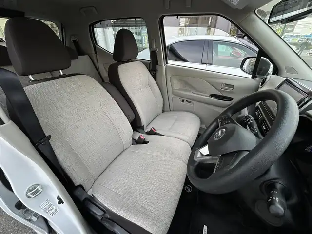 日産 デイズ X 福岡県 2022(令4)年 5.7万km ホワイトパール ワンオーナー/禁煙車/純正ディーラーナビ/（Bluetooth・フルセグ・DVD・CD・ラジオ）/アラウンドビューモニター/クリアランスソナー/アイドリングストップ/ＥＴＣ/ウィンカーミラー/オートライト/オートエアコン/純正フロアマット/純正アルミホイール/ドアバイザー/プッシュスタート/取扱説明書/保証書