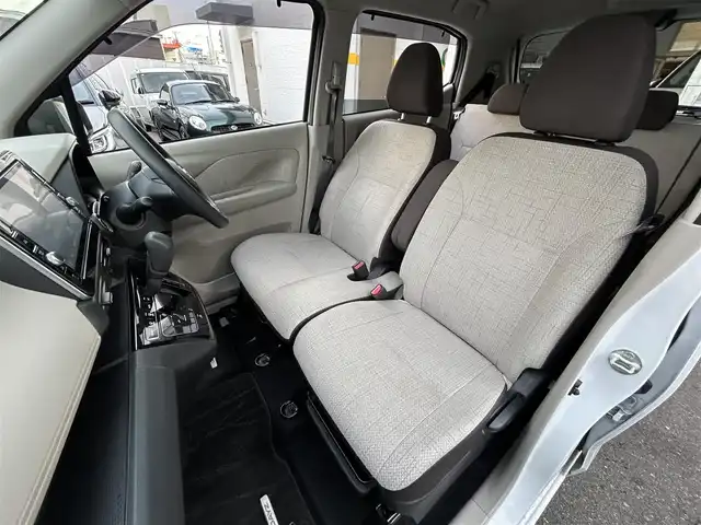 日産 デイズ X 福岡県 2022(令4)年 5.7万km ホワイトパール ワンオーナー/禁煙車/純正ディーラーナビ/（Bluetooth・フルセグ・DVD・CD・ラジオ）/アラウンドビューモニター/クリアランスソナー/アイドリングストップ/ＥＴＣ/ウィンカーミラー/オートライト/オートエアコン/純正フロアマット/純正アルミホイール/ドアバイザー/プッシュスタート/取扱説明書/保証書