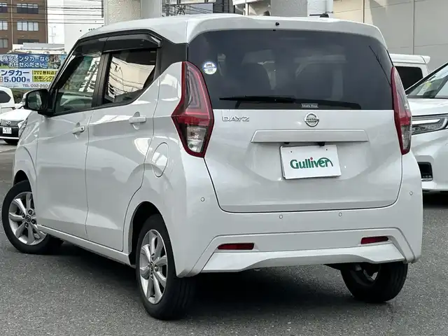 日産 デイズ X 福岡県 2022(令4)年 5.7万km ホワイトパール ワンオーナー/禁煙車/純正ディーラーナビ/（Bluetooth・フルセグ・DVD・CD・ラジオ）/アラウンドビューモニター/クリアランスソナー/アイドリングストップ/ＥＴＣ/ウィンカーミラー/オートライト/オートエアコン/純正フロアマット/純正アルミホイール/ドアバイザー/プッシュスタート/取扱説明書/保証書