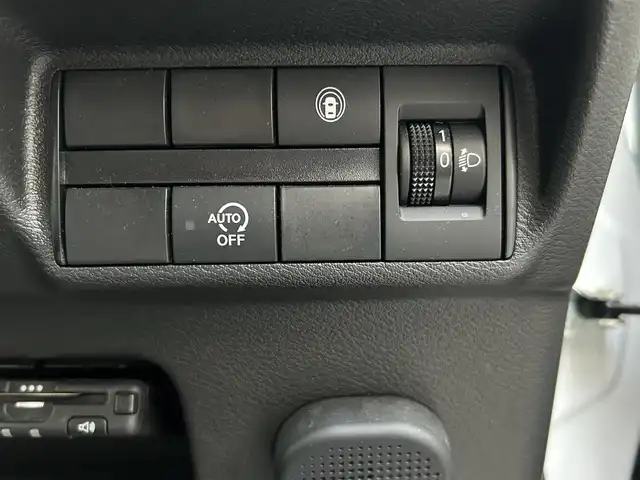 日産 デイズ X 福岡県 2022(令4)年 5.7万km ホワイトパール ワンオーナー/禁煙車/純正ディーラーナビ/（Bluetooth・フルセグ・DVD・CD・ラジオ）/アラウンドビューモニター/クリアランスソナー/アイドリングストップ/ＥＴＣ/ウィンカーミラー/オートライト/オートエアコン/純正フロアマット/純正アルミホイール/ドアバイザー/プッシュスタート/取扱説明書/保証書