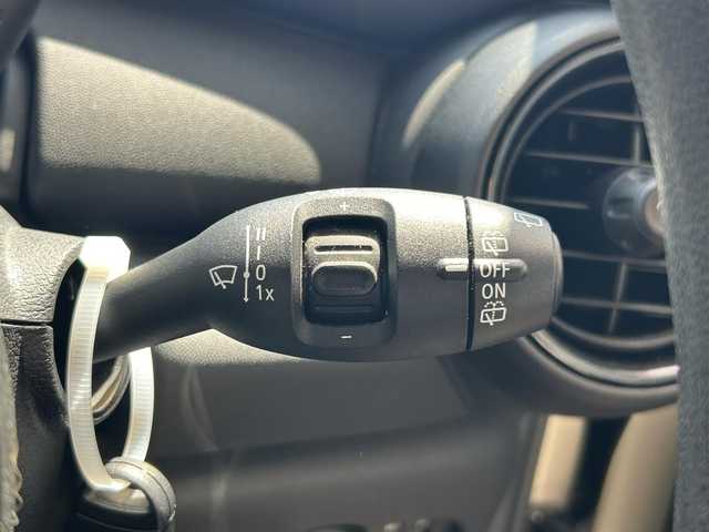 ＭＩＮＩ ミニ ワン 兵庫県 2016(平28)年 2.3万km ベージュ 純正ナビ/(BT/USB/AUX)/ETC/MTモード付/前方ドライブレコーダー/フォグランプ/電動格納ミラー/社外フロアマット/スマートキー
