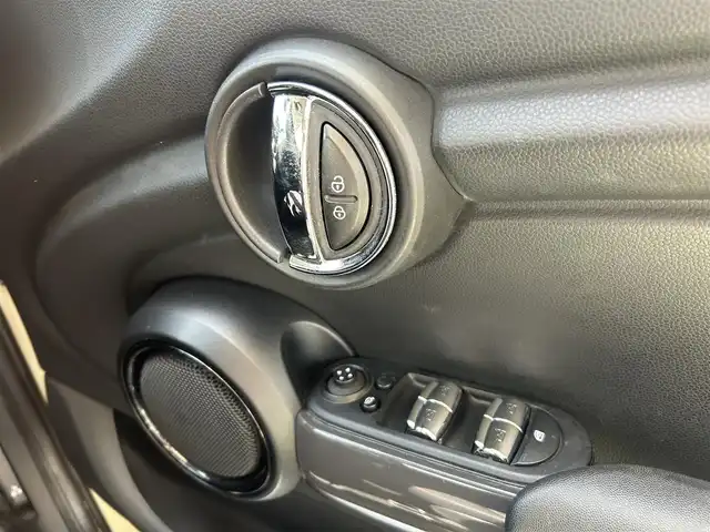 ＭＩＮＩ ミニ ワン 兵庫県 2016(平28)年 2.3万km ベージュ 純正ナビ/(BT/USB/AUX)/ETC/MTモード付/前方ドライブレコーダー/フォグランプ/電動格納ミラー/社外フロアマット/スマートキー