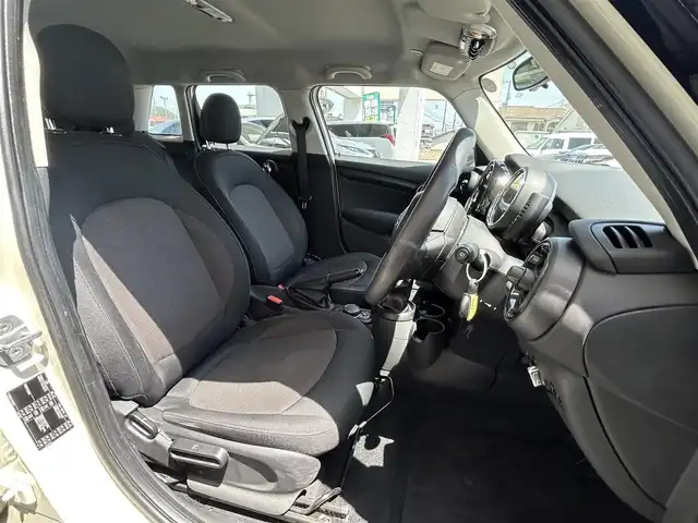 ＭＩＮＩ ミニ ワン 兵庫県 2016(平28)年 2.3万km ベージュ 純正ナビ/(BT/USB/AUX)/ETC/MTモード付/前方ドライブレコーダー/フォグランプ/電動格納ミラー/社外フロアマット/スマートキー