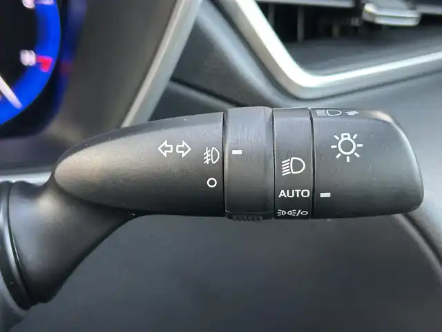 トヨタ カローラ クロス ハイブリッド Z 熊本県 2021(令3)年 3.7万km プラチナホワイトパールマイカ モデリスタエアロ/モデリスタ18インチAW/スカイルーフ/ワンオーナー/衝突軽減ブレーキ/レーンキープアシスト/プッシュスタート/純正ナビ/（フルセグTV・BTオーディオ）/全方位カメラ/ビルトインETC/前後ドライブレコーダー/レーダークルーズ/パワーバックドア/ルーフレール/右前席パワーシート/前席シートヒーター/LEDヘッドライト/オートライト/フォグライト/前後コーナーセンサー/横滑り防止装置/ウィンカーミラー/純正フロアマット/純正ドアバイザー/新車保証書/取扱説明書/スマートスペアキー×1本