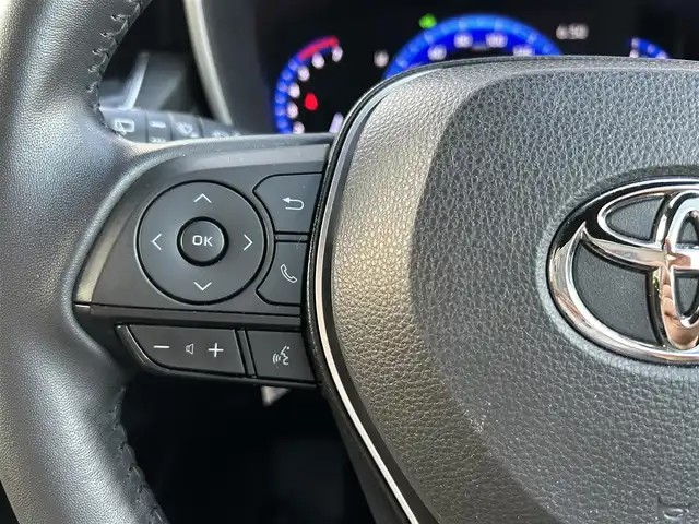 トヨタ カローラ クロス ハイブリッド Z 熊本県 2021(令3)年 3.7万km プラチナホワイトパールマイカ モデリスタエアロ/モデリスタ18インチAW/スカイルーフ/ワンオーナー/衝突軽減ブレーキ/レーンキープアシスト/プッシュスタート/純正ナビ/（フルセグTV・BTオーディオ）/全方位カメラ/ビルトインETC/前後ドライブレコーダー/レーダークルーズ/パワーバックドア/ルーフレール/右前席パワーシート/前席シートヒーター/LEDヘッドライト/オートライト/フォグライト/前後コーナーセンサー/横滑り防止装置/ウィンカーミラー/純正フロアマット/純正ドアバイザー/新車保証書/取扱説明書/スマートスペアキー×1本