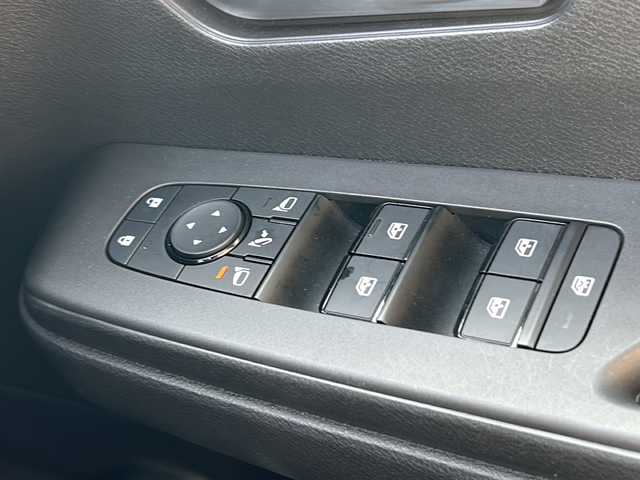日産 セレナ ハイウェイスター V 茨城県 2023(令5)年 1.8万km パール 純正12.3ナビ/フルセグ/BT/MSV/フリップダウンモニター/全方位カメラ/クルーズコントロール/両側パワースライドドア/LEDオートライト/純正16インチアルミホイール/純正フロアマット/WAC/コーナーセンサー/スマートキー/ETC/横滑り防止装置/レーンキープアシスト/衝突被害軽減システム/禁煙車