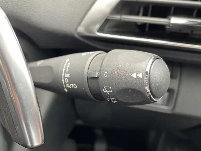 プジョー ３００８ GTライン ブルー HDi 宮崎県 2020(令2)年 5.3万km GRISHURRICANE 純正メモリナビ/・CD/・DVD/・Bluetooth/・AM/・FM/・フルセグ/・スマホ連携/ETC/社外前後ドライブレコーダー/バックカメラ/サイドカメラ/革巻きステアリング/ステアリングリモコン/パドルシフト/クルーズコントロール/ハーフレザーシート/前席シートヒーター/運転席パワーシート/運転席シートメモリ/ブラインドスポットモニター/純正LEDヘッドライト/オートライト/インテリジェントハイビーム/レーンキープアシスト/前後クリアランスソナー/パワーバックドア