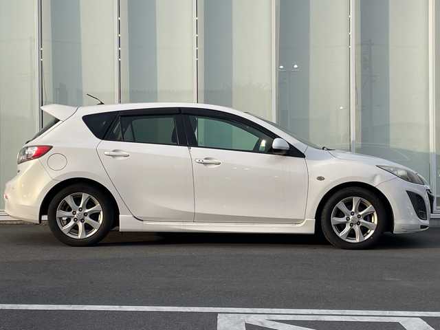 マツダ アクセラ スポーツ 15S ナビエディション 神奈川県 2011(平23)年 10万km クリスタルホワイトパールマイカ 純正ＨＤＤナビ　/ワンセグＴＶ　/オートライト　/コーナーセンサー　/ＭＴ付ミッションＡＴ　/プッシュスタート　/ＡＡＣ　/ドアバイザー　/ＣＤ／ＤＶＤ