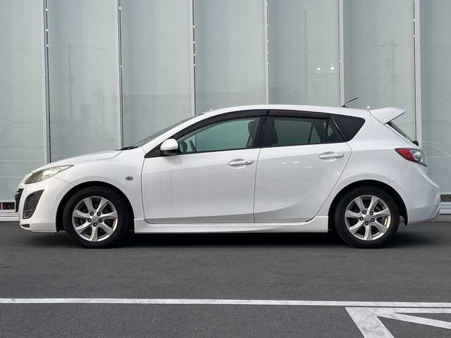 マツダ アクセラ スポーツ 15S ナビエディション 神奈川県 2011(平23)年 10万km クリスタルホワイトパールマイカ 純正ＨＤＤナビ　/ワンセグＴＶ　/オートライト　/コーナーセンサー　/ＭＴ付ミッションＡＴ　/プッシュスタート　/ＡＡＣ　/ドアバイザー　/ＣＤ／ＤＶＤ