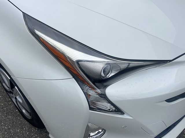 トヨタ プリウス A 福井県 2016(平28)年 11.6万km ホワイトパールクリスタルシャイン ワンオーナー /社外メモリナビゲーション/（CD/DVD）/バックカメラ/ワンセグテレビ/プリクラッシュセーフティ/レーンキープアシスト/アダプティブクルーズコントロール/ヘッドアップディスプレイ/パーキングアシスト/ブラインドスポットモニター/クリアランスソナー /純正15インチアルミホイール/オートリトラミラー /オートハイビーム/LEDヘッドライト/LEDフォグランプ/オートライト/ETC/ステアリングリモコン/プッシュスタート/スマートキー/保証書/取扱説明書