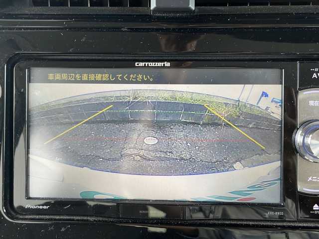 トヨタ プリウス A 福井県 2016(平28)年 11.6万km ホワイトパールクリスタルシャイン ワンオーナー /社外メモリナビゲーション/（CD/DVD）/バックカメラ/ワンセグテレビ/プリクラッシュセーフティ/レーンキープアシスト/アダプティブクルーズコントロール/ヘッドアップディスプレイ/パーキングアシスト/ブラインドスポットモニター/クリアランスソナー /純正15インチアルミホイール/オートリトラミラー /オートハイビーム/LEDヘッドライト/LEDフォグランプ/オートライト/ETC/ステアリングリモコン/プッシュスタート/スマートキー/保証書/取扱説明書