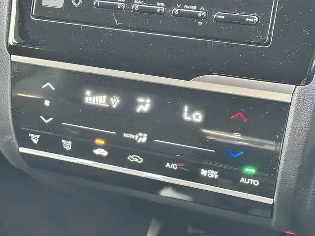 ホンダ フィット 13G Lパッケージ 島根県 2015(平27)年 3.4万km ティンテッドシルバーM 登録時走行距離33/310Km/ワンオーナー/プッシュスタート/社外デジタルインナーミラー/ウィンカーミラー/クルーズコントロール/純正ドアバイザー/オートライト/純正フロアマット/スマートキー/スペアキー×1