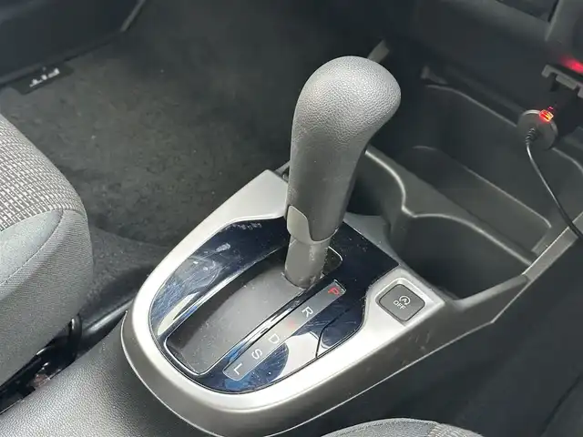 ホンダ フィット 13G Lパッケージ 島根県 2015(平27)年 3.4万km ティンテッドシルバーM 登録時走行距離33/310Km/ワンオーナー/プッシュスタート/社外デジタルインナーミラー/ウィンカーミラー/クルーズコントロール/純正ドアバイザー/オートライト/純正フロアマット/スマートキー/スペアキー×1