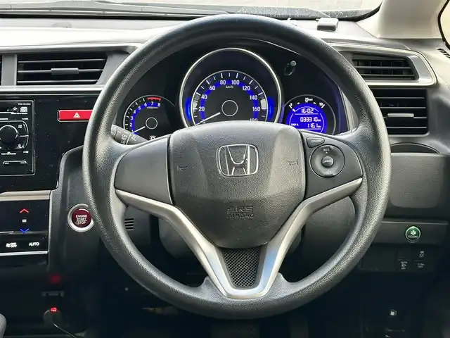 ホンダ フィット 13G Lパッケージ 島根県 2015(平27)年 3.4万km ティンテッドシルバーM 登録時走行距離33/310Km/ワンオーナー/プッシュスタート/社外デジタルインナーミラー/ウィンカーミラー/クルーズコントロール/純正ドアバイザー/オートライト/純正フロアマット/スマートキー/スペアキー×1