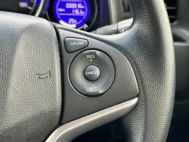 ホンダ フィット 13G Lパッケージ 島根県 2015(平27)年 3.4万km ティンテッドシルバーM 登録時走行距離33/310Km/ワンオーナー/プッシュスタート/社外デジタルインナーミラー/ウィンカーミラー/クルーズコントロール/純正ドアバイザー/オートライト/純正フロアマット/スマートキー/スペアキー×1