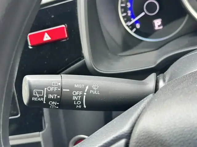 ホンダ フィット 13G Lパッケージ 島根県 2015(平27)年 3.4万km ティンテッドシルバーM 登録時走行距離33/310Km/ワンオーナー/プッシュスタート/社外デジタルインナーミラー/ウィンカーミラー/クルーズコントロール/純正ドアバイザー/オートライト/純正フロアマット/スマートキー/スペアキー×1