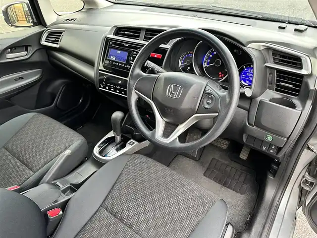 ホンダ フィット 13G Lパッケージ 島根県 2015(平27)年 3.4万km ティンテッドシルバーM 登録時走行距離33/310Km/ワンオーナー/プッシュスタート/社外デジタルインナーミラー/ウィンカーミラー/クルーズコントロール/純正ドアバイザー/オートライト/純正フロアマット/スマートキー/スペアキー×1