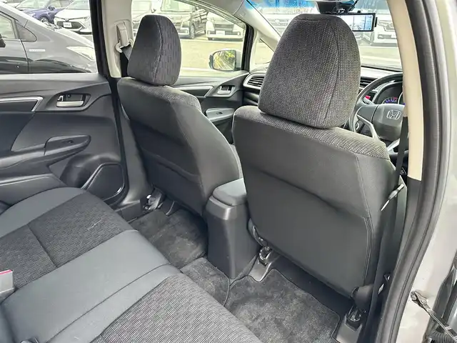 ホンダ フィット 13G Lパッケージ 島根県 2015(平27)年 3.4万km ティンテッドシルバーM 登録時走行距離33/310Km/ワンオーナー/プッシュスタート/社外デジタルインナーミラー/ウィンカーミラー/クルーズコントロール/純正ドアバイザー/オートライト/純正フロアマット/スマートキー/スペアキー×1