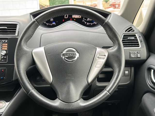 日産 セレナ ハイウェイスター S HV Vセレ 茨城県 2013(平25)年 8.3万km オーロラモーヴ 純正SDナビ/　　BT/CD/DVD/フルセグ/HDMI/アルパインフリップダウンモニター/バックカメラ/両側パワースライドドア/クルーズコントロール/純正16インチアルミホイール/HIDオートライト/アイドリングストップ/スマートキー