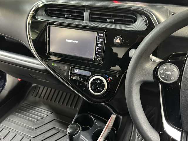 トヨタ アクア S スタイルブラック 広島県 2019(平31)年 5.4万km ダークブルーマイカ 禁煙車/トヨタセーフティセンス/・プリクラッシュセーフティ/・レーンディパーチャーアラート/・オートマチックハイビーム/・先行車発進お知らせ/クリアランスソナー/純正ナビ（NSCD-W68）/・ワンセグ/CD/Bluetooth/バックカメラ/ステアリングスイッチ/オートライト/スマートキー-/プッシュスタート/ドライブレコーダー（DRV-830）/ドアバイザー/モデリスタ15インチアルミホイール/スタッドレスタイヤ車載（175/65R15）