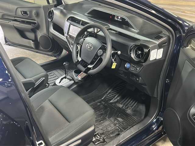 トヨタ アクア S スタイルブラック 広島県 2019(平31)年 5.4万km ダークブルーマイカ 禁煙車/トヨタセーフティセンス/・プリクラッシュセーフティ/・レーンディパーチャーアラート/・オートマチックハイビーム/・先行車発進お知らせ/クリアランスソナー/純正ナビ（NSCD-W68）/・ワンセグ/CD/Bluetooth/バックカメラ/ステアリングスイッチ/オートライト/スマートキー-/プッシュスタート/ドライブレコーダー（DRV-830）/ドアバイザー/モデリスタ15インチアルミホイール/スタッドレスタイヤ車載（175/65R15）