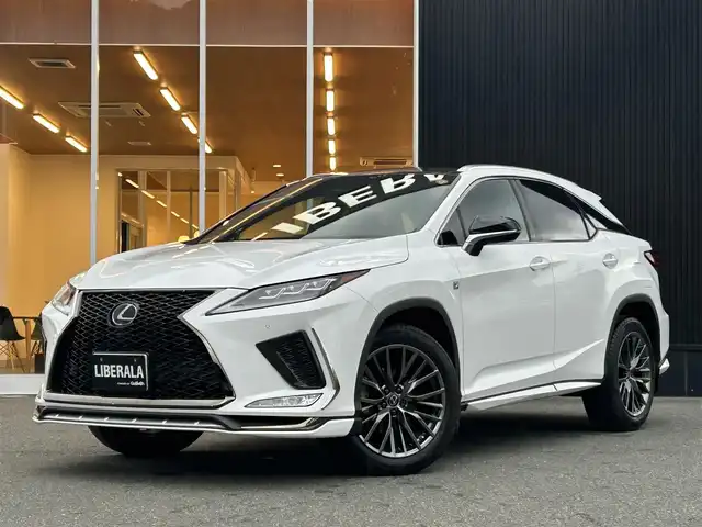 レクサス ＲＸ 300 Fスポーツ 福岡県 2021(令3)年 2万km ホワイトノーヴァガラスフレーク パノラマサンルーフ/ＬｅｘｕｓＳａｆｅｔｙＳｙｓｔｅｍ＋　/三眼LED/赤革シート/前席エアシート　/全席シートヒーター/ステアリングヒーター/純正ナビ　/全方位カメラ/フルセグTV/Bluetooth/前後ドライブレコーダー/純正２０インチアルミホイール/ETC2.0/取扱説明書/保証書
