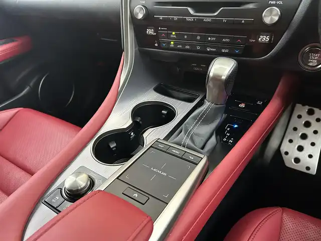 レクサス ＲＸ 300 Fスポーツ 福岡県 2021(令3)年 2万km ホワイトノーヴァガラスフレーク パノラマサンルーフ/ＬｅｘｕｓＳａｆｅｔｙＳｙｓｔｅｍ＋　/三眼LED/赤革シート/前席エアシート　/全席シートヒーター/ステアリングヒーター/純正ナビ　/全方位カメラ/フルセグTV/Bluetooth/前後ドライブレコーダー/純正２０インチアルミホイール/ETC2.0/取扱説明書/保証書