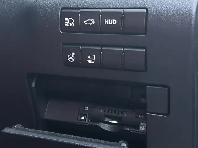 レクサス ＲＸ 300 Fスポーツ 福岡県 2021(令3)年 2万km ホワイトノーヴァガラスフレーク パノラマサンルーフ/ＬｅｘｕｓＳａｆｅｔｙＳｙｓｔｅｍ＋　/三眼LED/赤革シート/前席エアシート　/全席シートヒーター/ステアリングヒーター/純正ナビ　/全方位カメラ/フルセグTV/Bluetooth/前後ドライブレコーダー/純正２０インチアルミホイール/ETC2.0/取扱説明書/保証書