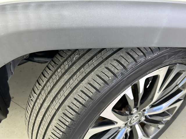 トヨタ ヤリスクロス ハイブリッド 宮城県 2021(令3)年 3.7万km ブラックマイカ/ホワイトパールクリスタルシャイン 2トーン 禁煙車/トヨタセーフティーセンス/・プリクラッシュセーフティーシステム/・レーダークルーズコントロール/・レーントレーシングアシスト/・パーキングサポートブレーキ/・オートマチックハイビーム/・クリアランスソナー/・ロードサインアシスト/アドバンストパーキングアシスト/ヘッドアップディスプレイ/純正8インチディスプレイオーディオ/（BT.AM.FM.USB.Miracast）/バックカメラ/フルセグテレビ/ビルトインETC/前後ドライブレコーダー/前席シートヒーター/運転席パワーシート/ハーフレザーシート/電動リアゲート/AUTOHOLD/ステアリングヒーター/革巻きステアリング/ステアリングスイッチ/プッシュスタート/スマートキー/スペアキー/純正フロアマット/純正18インチアルミホイール/LEDヘッドライト/横滑り防止機能/アイドリングストップ/コーナーセンサー