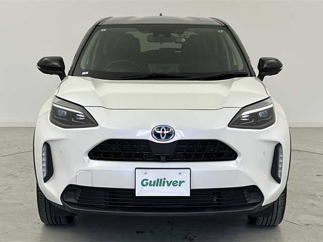 トヨタ ヤリスクロス ハイブリッド 宮城県 2021(令3)年 3.7万km ブラックマイカ/ホワイトパールクリスタルシャイン 2トーン 禁煙車/トヨタセーフティーセンス/・プリクラッシュセーフティーシステム/・レーダークルーズコントロール/・レーントレーシングアシスト/・パーキングサポートブレーキ/・オートマチックハイビーム/・クリアランスソナー/・ロードサインアシスト/アドバンストパーキングアシスト/ヘッドアップディスプレイ/純正8インチディスプレイオーディオ/（BT.AM.FM.USB.Miracast）/バックカメラ/フルセグテレビ/ビルトインETC/前後ドライブレコーダー/前席シートヒーター/運転席パワーシート/ハーフレザーシート/電動リアゲート/AUTOHOLD/ステアリングヒーター/革巻きステアリング/ステアリングスイッチ/プッシュスタート/スマートキー/スペアキー/純正フロアマット/純正18インチアルミホイール/LEDヘッドライト/横滑り防止機能/アイドリングストップ/コーナーセンサー