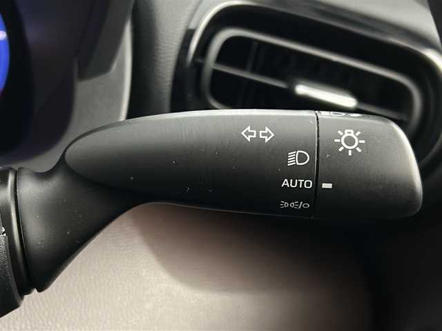 トヨタ ヤリスクロス ハイブリッド 宮城県 2021(令3)年 3.7万km ブラックマイカ/ホワイトパールクリスタルシャイン 2トーン 禁煙車/トヨタセーフティーセンス/・プリクラッシュセーフティーシステム/・レーダークルーズコントロール/・レーントレーシングアシスト/・パーキングサポートブレーキ/・オートマチックハイビーム/・クリアランスソナー/・ロードサインアシスト/アドバンストパーキングアシスト/ヘッドアップディスプレイ/純正8インチディスプレイオーディオ/（BT.AM.FM.USB.Miracast）/バックカメラ/フルセグテレビ/ビルトインETC/前後ドライブレコーダー/前席シートヒーター/運転席パワーシート/ハーフレザーシート/電動リアゲート/AUTOHOLD/ステアリングヒーター/革巻きステアリング/ステアリングスイッチ/プッシュスタート/スマートキー/スペアキー/純正フロアマット/純正18インチアルミホイール/LEDヘッドライト/横滑り防止機能/アイドリングストップ/コーナーセンサー