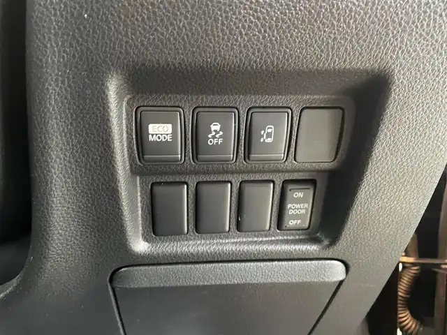 日産 エルグランド 250ハイウェイスター 大阪府 2011(平23)年 6万km ファントムブラック ”(株)IDOMが運営する【じしゃロン堺店】の自社ローン専用車両になります。/こちらは現金またはオートローンご利用時の価格です。自社ローンご希望の方は別途その旨お申付け下さい”