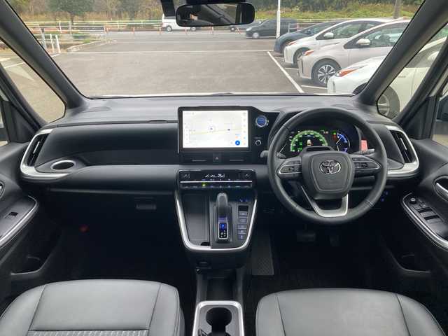 トヨタ ノア ハイブリッド S－Z 佐賀県 2022(令4)年 3.9万km ホワイトパールクリスタルシャイン 純正10.5インチディスプレイオーディオ/パノラマミックビューモニター/純正フリップダウンモニター/両側パワースライドドア/プリクラッシュセーフティ/レーンディパーチャーアラート/オートハイビーム/アダプティブクルーズコントロール/アドバンスドパーク/ブラインドスポットモニター/リアクロストラフィックアラート/クリアランスソナー/ドライバーモニター/電動パーキングブレーキ/オートブレーキホールド/ハーフレザーシート/シートヒーター/ステアリングリモコン/ドライブレコーダー/プッシュスタート/スマートキー/LEDヘッドライト/フォグライト/純正アルミホイール