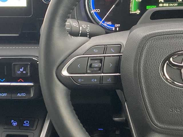 トヨタ ノア ハイブリッド S－Z 佐賀県 2022(令4)年 3.9万km ホワイトパールクリスタルシャイン 純正10.5インチディスプレイオーディオ/パノラマミックビューモニター/純正フリップダウンモニター/両側パワースライドドア/プリクラッシュセーフティ/レーンディパーチャーアラート/オートハイビーム/アダプティブクルーズコントロール/アドバンスドパーク/ブラインドスポットモニター/リアクロストラフィックアラート/クリアランスソナー/ドライバーモニター/電動パーキングブレーキ/オートブレーキホールド/ハーフレザーシート/シートヒーター/ステアリングリモコン/ドライブレコーダー/プッシュスタート/スマートキー/LEDヘッドライト/フォグライト/純正アルミホイール