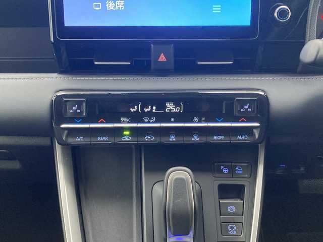 トヨタ ノア ハイブリッド S－Z 佐賀県 2022(令4)年 3.9万km ホワイトパールクリスタルシャイン 純正10.5インチディスプレイオーディオ/パノラマミックビューモニター/純正フリップダウンモニター/両側パワースライドドア/プリクラッシュセーフティ/レーンディパーチャーアラート/オートハイビーム/アダプティブクルーズコントロール/アドバンスドパーク/ブラインドスポットモニター/リアクロストラフィックアラート/クリアランスソナー/ドライバーモニター/電動パーキングブレーキ/オートブレーキホールド/ハーフレザーシート/シートヒーター/ステアリングリモコン/ドライブレコーダー/プッシュスタート/スマートキー/LEDヘッドライト/フォグライト/純正アルミホイール