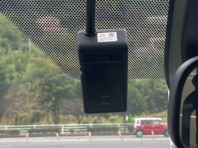 トヨタ ノア ハイブリッド S－Z 佐賀県 2022(令4)年 3.9万km ホワイトパールクリスタルシャイン 純正10.5インチディスプレイオーディオ/パノラマミックビューモニター/純正フリップダウンモニター/両側パワースライドドア/プリクラッシュセーフティ/レーンディパーチャーアラート/オートハイビーム/アダプティブクルーズコントロール/アドバンスドパーク/ブラインドスポットモニター/リアクロストラフィックアラート/クリアランスソナー/ドライバーモニター/電動パーキングブレーキ/オートブレーキホールド/ハーフレザーシート/シートヒーター/ステアリングリモコン/ドライブレコーダー/プッシュスタート/スマートキー/LEDヘッドライト/フォグライト/純正アルミホイール