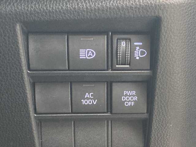 トヨタ ノア ハイブリッド S－Z 佐賀県 2022(令4)年 3.9万km ホワイトパールクリスタルシャイン 純正10.5インチディスプレイオーディオ/パノラマミックビューモニター/純正フリップダウンモニター/両側パワースライドドア/プリクラッシュセーフティ/レーンディパーチャーアラート/オートハイビーム/アダプティブクルーズコントロール/アドバンスドパーク/ブラインドスポットモニター/リアクロストラフィックアラート/クリアランスソナー/ドライバーモニター/電動パーキングブレーキ/オートブレーキホールド/ハーフレザーシート/シートヒーター/ステアリングリモコン/ドライブレコーダー/プッシュスタート/スマートキー/LEDヘッドライト/フォグライト/純正アルミホイール