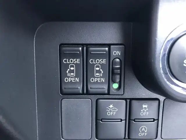 トヨタ ルーミー カスタムG－T 栃木県 2018(平30)年 11.3万km ブライトシルバーM (株)IDOMが運営する【じしゃロン小山店】の自社ローン対象車両になります。こちらは現金ご利用時の価格です。/自社ローンご希望の方は別途その旨お申付け下さい。//ワンオーナー/禁煙車/純正ワンセグナビ/（CD/AM/FMラジオ）/(Bluetooth)/スマートキー/プッシュスタート/バックカメラ/ＥＴＣ/両側パワースライドドア/車線逸脱警報/プリクラッシュセーフティ/クルーズコントロール/コーナーセンサー/後部座席サンシェード/アイドリングストップ/ステアリングリモコン/電動格納ドアミラー/パワーウインドウ/オートライト/防眩ミラー