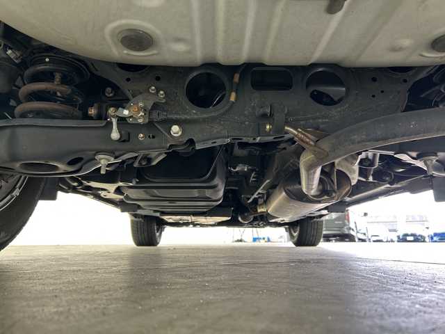 トヨタ ハリアー プレミアム 三重県 2017(平29)年 6.6万km ブラック /禁煙車//純正ナビ/・フルセグ・Bluetooth・CD・DVD・SD//バックカメラ//サンルーフ//トヨタセーフティセンス//プリクラッシュセーフティ//レーダクルーズコントロール//オートマチックハイビーム//レーントレーシングアシスト//電子パーキング//パワーバックドア//ブレーキホールド//前後クリアランスソナー//前方ドライブレコーダー//アイドリングストップ//LEDヘッドライト//オートライト//サマータイヤ付き純正AW4本積込//プッシュスタート//スマートキー