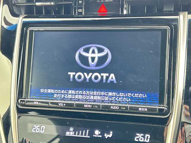 トヨタ ハリアー プレミアム 三重県 2017(平29)年 6.6万km ブラック /禁煙車//純正ナビ/・フルセグ・Bluetooth・CD・DVD・SD//バックカメラ//サンルーフ//トヨタセーフティセンス//プリクラッシュセーフティ//レーダクルーズコントロール//オートマチックハイビーム//レーントレーシングアシスト//電子パーキング//パワーバックドア//ブレーキホールド//前後クリアランスソナー//前方ドライブレコーダー//アイドリングストップ//LEDヘッドライト//オートライト//サマータイヤ付き純正AW4本積込//プッシュスタート//スマートキー