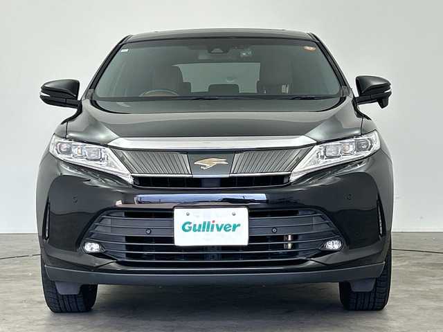 トヨタ ハリアー プレミアム 三重県 2017(平29)年 6.6万km ブラック /禁煙車//純正ナビ/・フルセグ・Bluetooth・CD・DVD・SD//バックカメラ//サンルーフ//トヨタセーフティセンス//プリクラッシュセーフティ//レーダクルーズコントロール//オートマチックハイビーム//レーントレーシングアシスト//電子パーキング//パワーバックドア//ブレーキホールド//前後クリアランスソナー//前方ドライブレコーダー//アイドリングストップ//LEDヘッドライト//オートライト//サマータイヤ付き純正AW4本積込//プッシュスタート//スマートキー