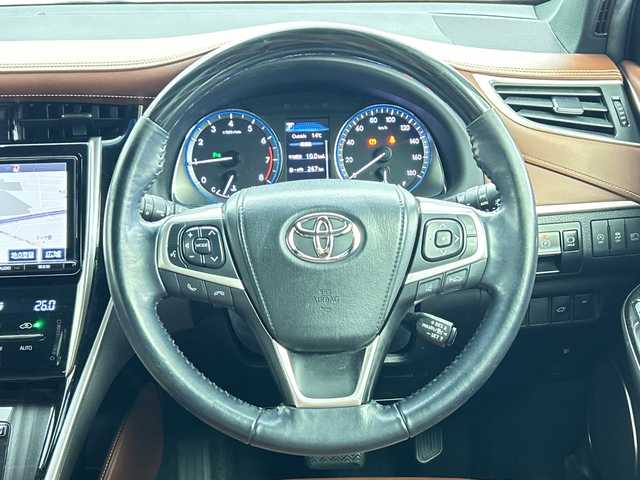 トヨタ ハリアー プレミアム 三重県 2017(平29)年 6.6万km ブラック /禁煙車//純正ナビ/・フルセグ・Bluetooth・CD・DVD・SD//バックカメラ//サンルーフ//トヨタセーフティセンス//プリクラッシュセーフティ//レーダクルーズコントロール//オートマチックハイビーム//レーントレーシングアシスト//電子パーキング//パワーバックドア//ブレーキホールド//前後クリアランスソナー//前方ドライブレコーダー//アイドリングストップ//LEDヘッドライト//オートライト//サマータイヤ付き純正AW4本積込//プッシュスタート//スマートキー