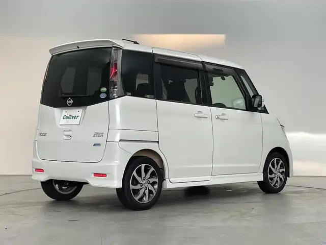 日産 ルークス ハイウェイスター 埼玉県 2012(平24)年 5.5万km スノーパールホワイト 社外ナビ　片側パワースライドドア　ＥＴＣ　ドライブレコーダー　ＣＤ　ＤＶＤ　Ｂｌｕｅｔｏｏｔｈ　地デジフルセグＴＶ　純正アルミホイール　スマートキー　オートライト　純正フロアマット　ＨＩＤヘッドライト
