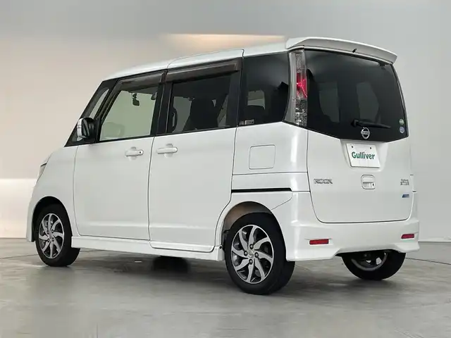 日産 ルークス ハイウェイスター 埼玉県 2012(平24)年 5.5万km スノーパールホワイト 社外ナビ　片側パワースライドドア　ＥＴＣ　ドライブレコーダー　ＣＤ　ＤＶＤ　Ｂｌｕｅｔｏｏｔｈ　地デジフルセグＴＶ　純正アルミホイール　スマートキー　オートライト　純正フロアマット　ＨＩＤヘッドライト